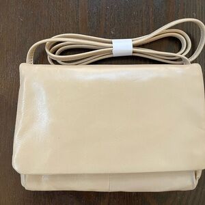 HOBO Mari Leather Crossbody Parchment